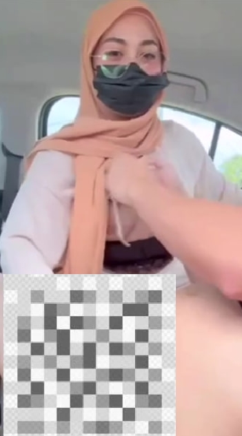 Poster Hijab Coklat Dimobil